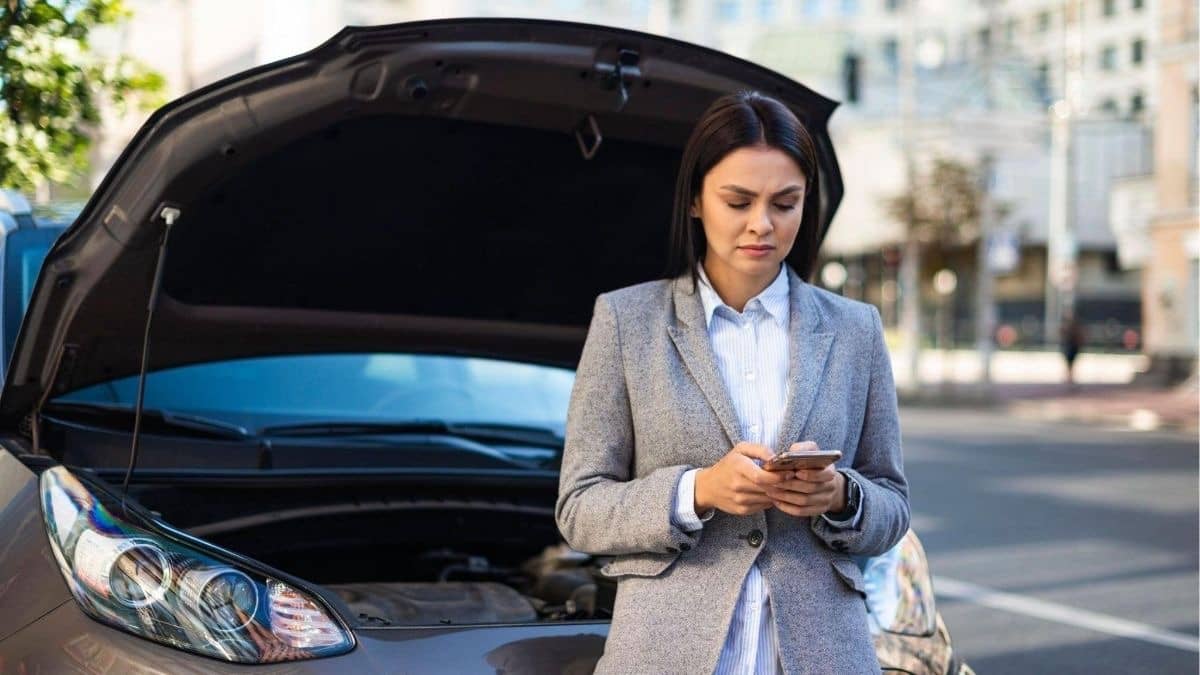 Safe & Secure: A Beginner’s Guide to Buying Car Insurance on Your Smartphone