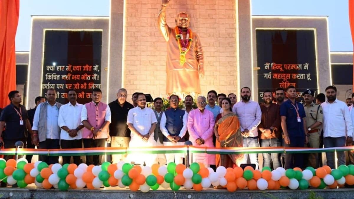 Statue of Atal Ji Inspiring Initiative to Preserve His Personality and Ideals cm Shri Vishnu Deo Sai