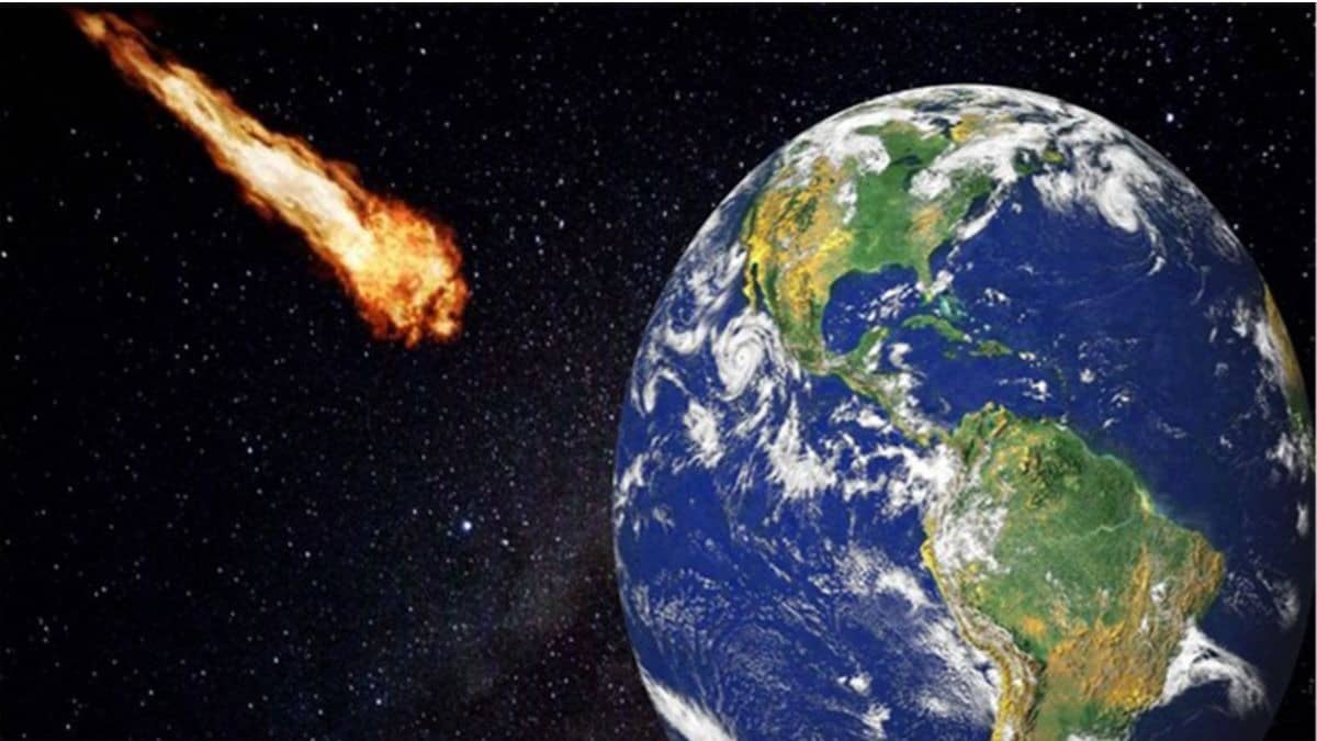 Texas: Sky Turns Bright As Meteor Streak Triggers Loud Sonic Booms