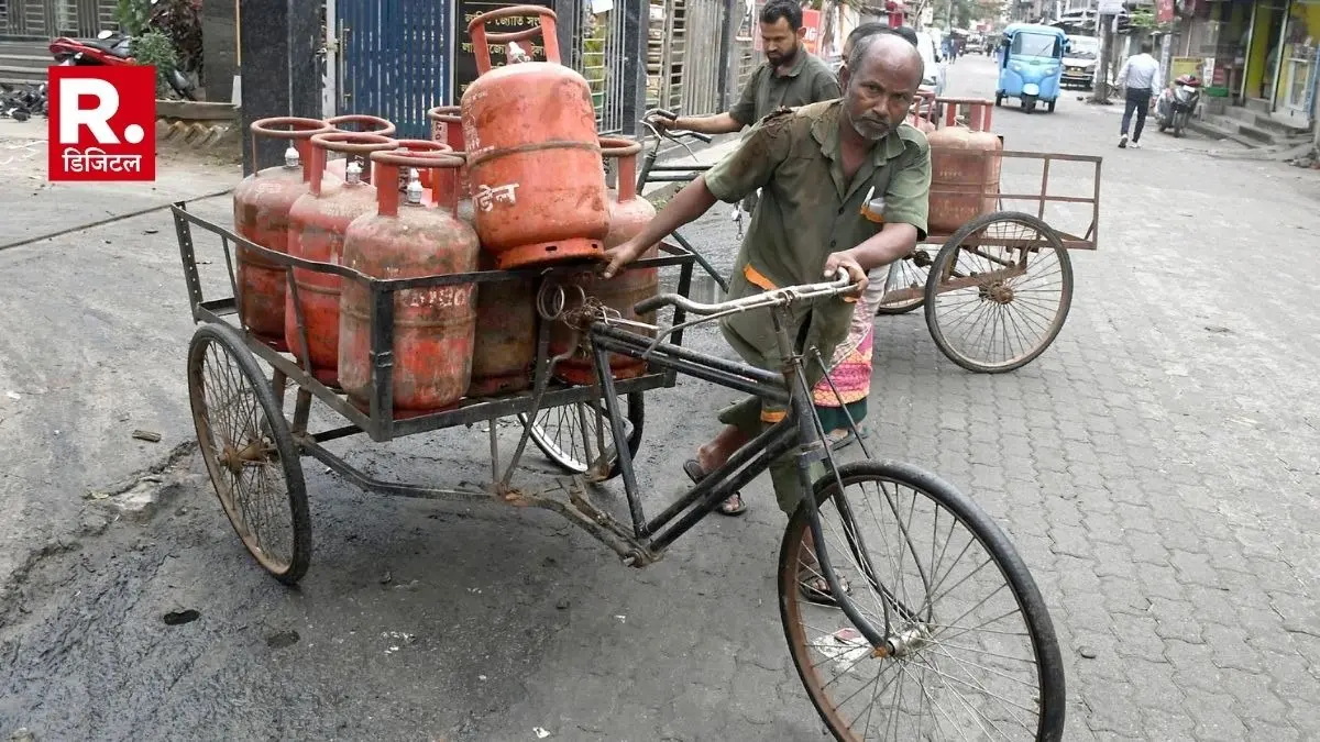 PNG कनेक्शन वालों को नहीं मिलेगा LPG सिलेंडर, रिफिल भी बंद, पेट्रोलियम मंत्रालय ने नियमों में किया बदलाव Those with PNG connections will not get LPG cylinders, refills will also be stopped.