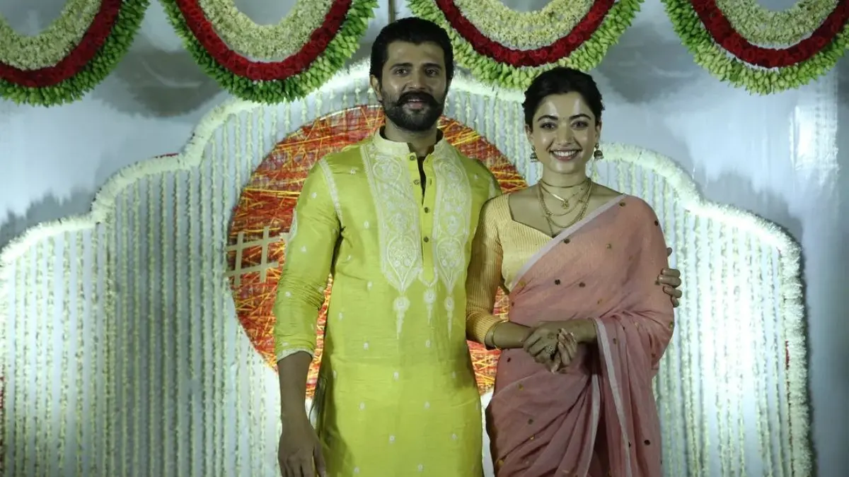 Viral Video: Rashmika Mandanna Blushes After Vijay Deverakonda Says 'Telugu States Have Got A Good Daughter-in-law' Ahead Of Their Hyderabad Reception Vijay Deverakonda and Rashmika Mandanna ahead of their reception