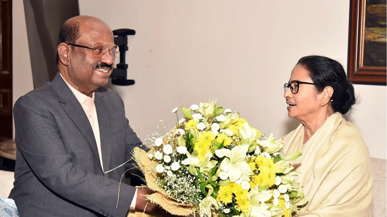 बंगाल चुनाव से ठीक पहले राज्यपाल सीवी आनंद बोस का इस्तीफा, CM ममता बोलीं- ये चौंकाने वाला फैसला, मुझे लगता है केंद्र का दबाव... West Bengal Governor CV Anand Bose resigns just before Bengal elections CM Mamata Banerjee