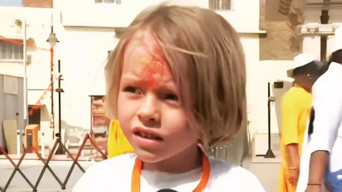 'राम मंदिर सचमुच बहुत सुंदर...', अयोध्या पहुंची विदेशी बच्ची ने शेयर किया अनुभव, भारत के लिए कही दिल जीत लेने वाली बात- VIDEO Young visitor from Germany shares special moments