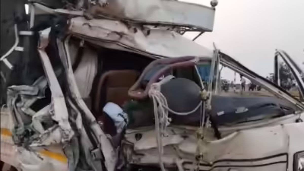 8 Killed, 12 Injured After Car Collides With Lorry in Andhra Pradesh's Kurnool, PM Announces Rs 2 Lakh Ex-Gratia