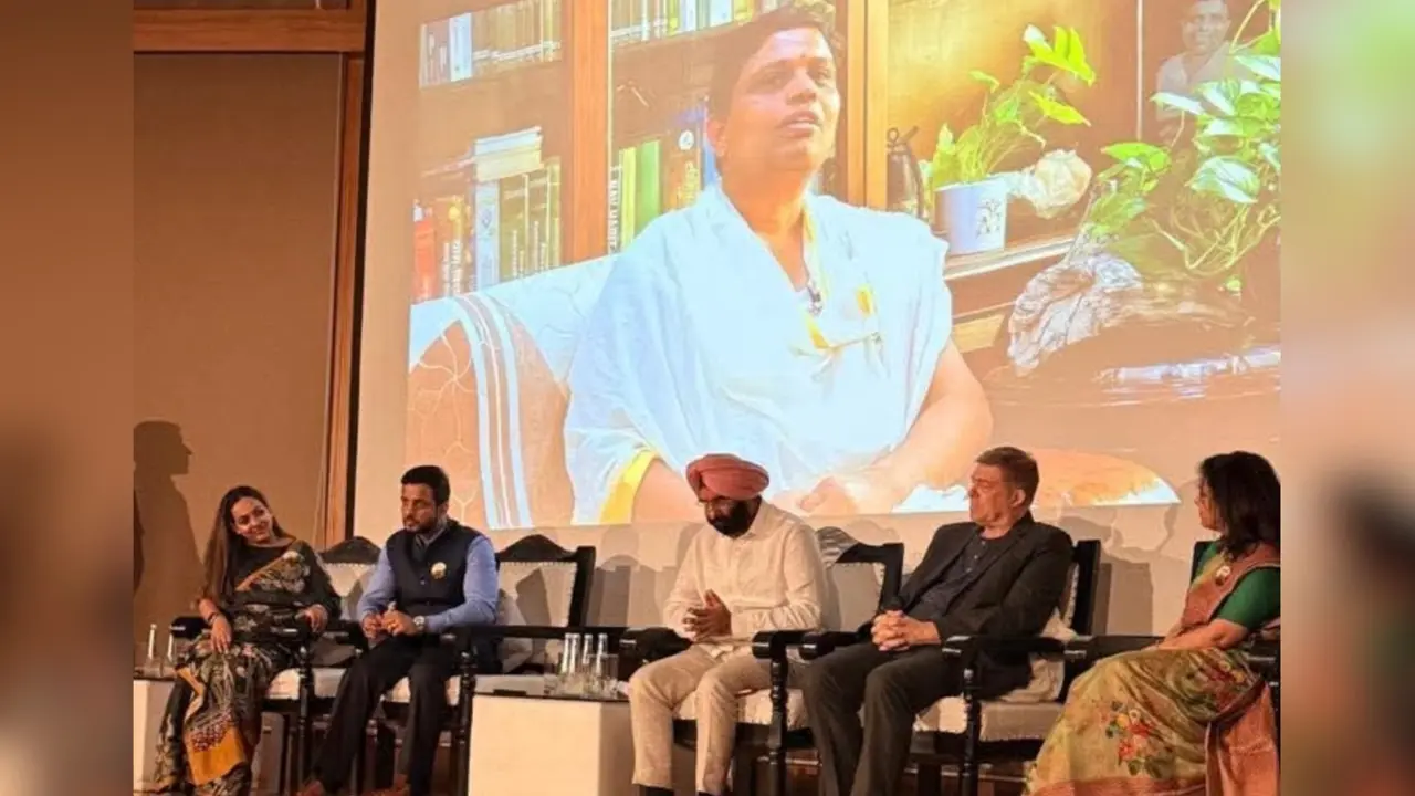 विश्व मंच पर आयुर्वेद की गूंज: यूनेस्को हाउस नई दिल्ली में आयोजित अर्थ अवार्ड 2026 में आचार्य बालकृष्ण को मिला ‘विश्व आयुर्वेद रत्न’ सम्मान Acharya Balkrishna Patanjali