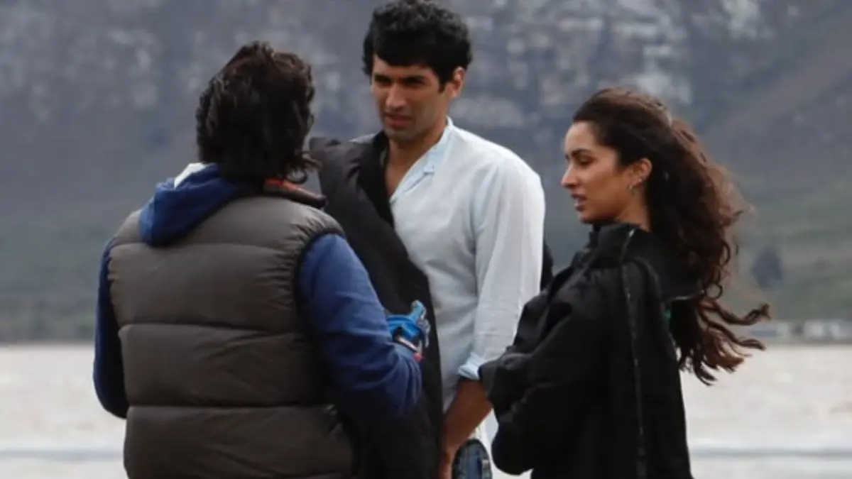 Aditya Roy Kapur's Post Ft. Shraddha Kapoor Makes Netizens Miss Romantic Films, Fans Say 'Saiyaara Has Nothing On Aashiqui 2' Aditya Roy Kapur-Shraddha Kapoor spark fan frenzy on Aashiqui 2 anniversary