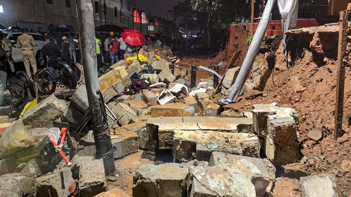 Bengaluru Wall Collapse: 7 Killed, Including 3 Children As Wall Crumbles Near Bowring Hospital Bengaluru Wall Collapse: 7 Killed, Including 3 Children As Wall Crumbles Near Bowring Hospital
