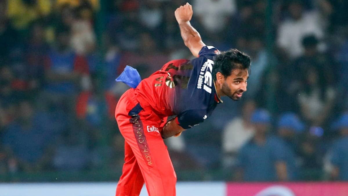 Bhuvneshwar Kumar in action