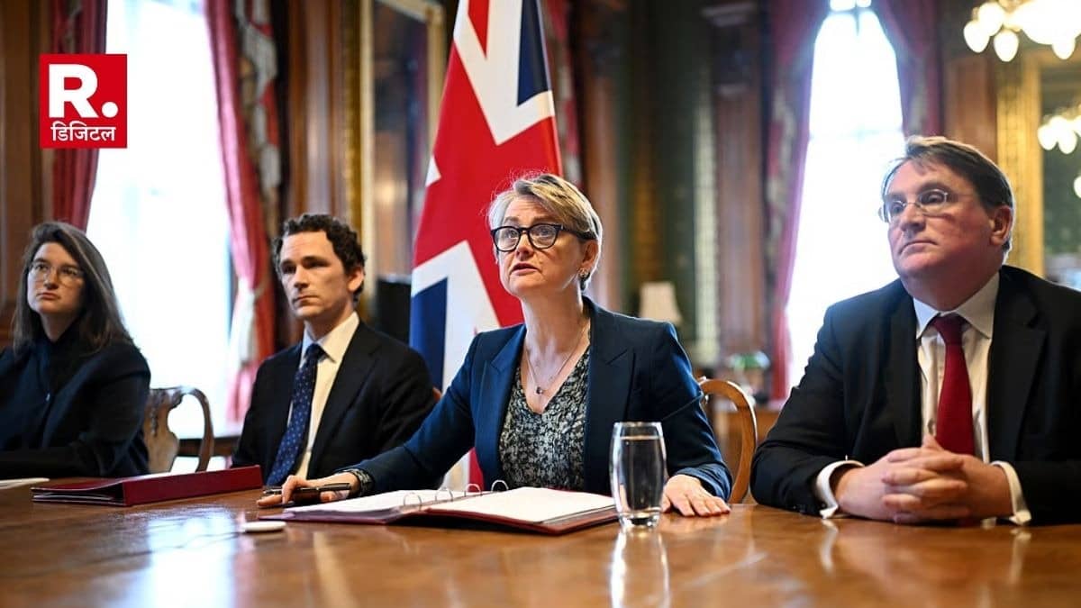 स्ट्रेट ऑफ होर्मुज खोलने को 40 देश एकजुट, ब्रिटेन के नेतृत्व में हुई बैठक, कहा- दुनिया की अर्थव्यवस्था को बंधक बना रहा ईरान