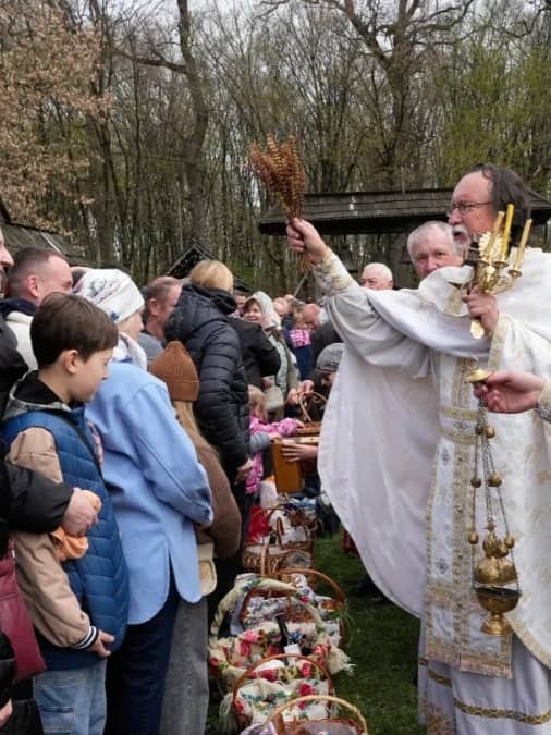 Russia and Ukraine accuse each other of violating Putin’s Easter ceasefire