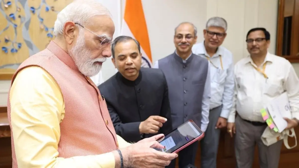 Census 2027: प्रधानमंत्री नरेंद्र मोदी ने पूरा किया स्व-गणना प्रक्रिया, भारत की प्रथम नागरिक ने भी डिजिटल जनगणना में लिया हिस्सा Census 2027 pm modi digital self enumeration