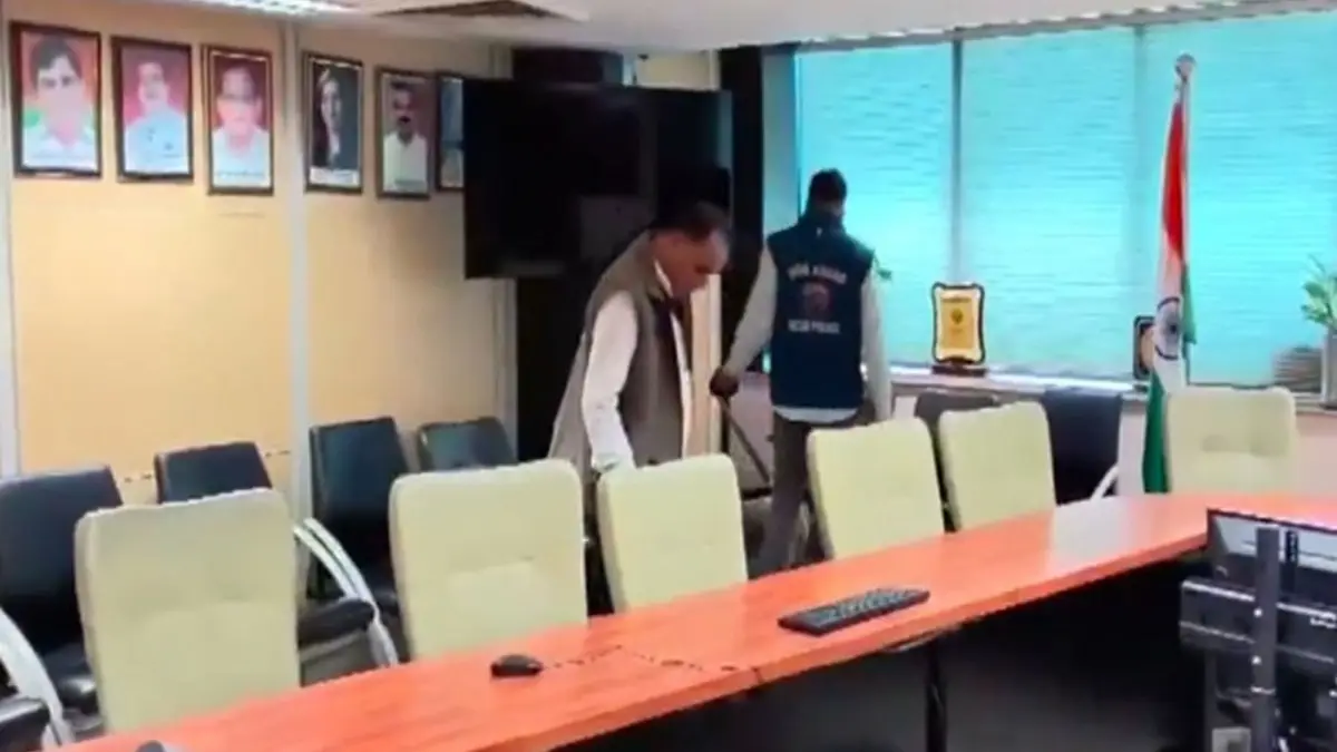 Delhi Mayor's Office Receives Bomb Threat Via E-Mail Delhi Mayor's Office Receives Bomb Threat Via E-Mail