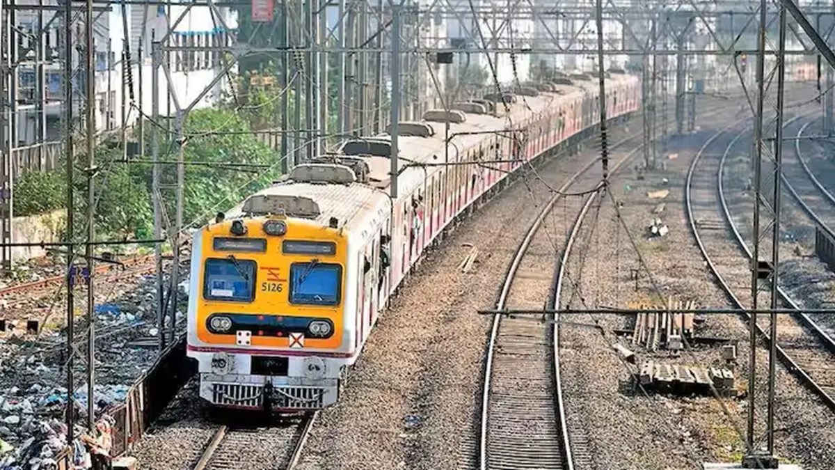 Disaster Averted At Mumbai's CSMT As Locals Halt 120 Metres Apart On Same Track Disaster Averted At Mumbai's CSMT As Locals Halt 120 Metres Apart On Same Track