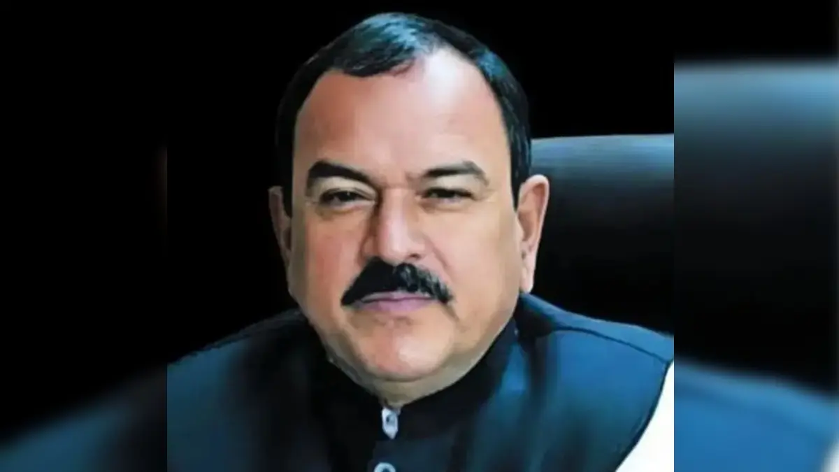 ED Raids 'Godman' Ashok Kharat in Nashik; ₹42 Lakh Cash Seized, Property Worth ₹2.40 Crore Attached ED Raids 'Godman' Ashok Kharat in Nashik; ₹42 Lakh Cash Seized, Property Worth ₹2.40 Crore Attached