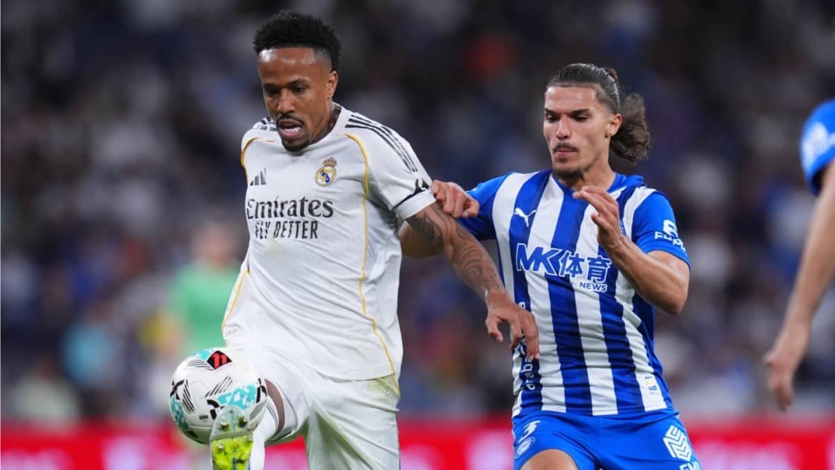 Eder Militao in action