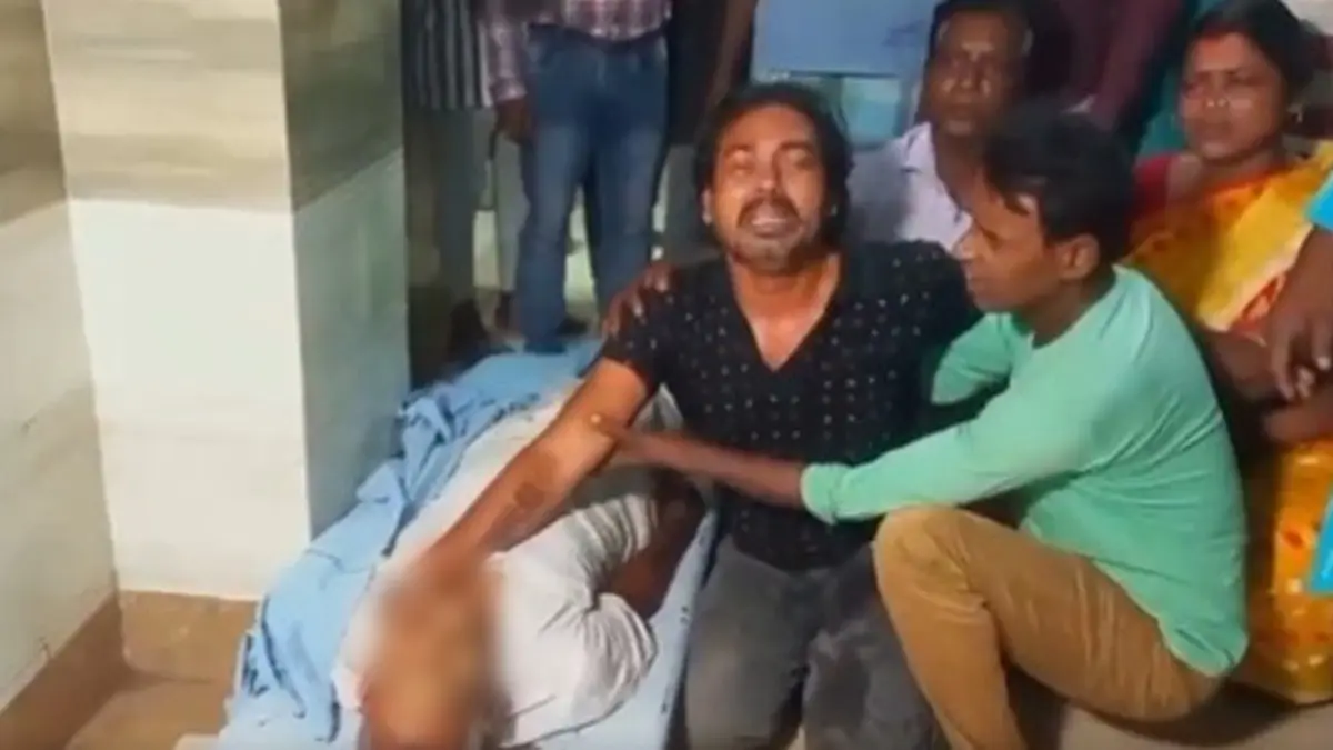 Elderly Man Dies At Polling Booth in West Bengal; TMC Alleges 'He Was Manhandled By Central Forces' Elderly Man Dies At Polling Booth in West Bengal; TMC Alleges 'He Was Manhandled By Central Forces'