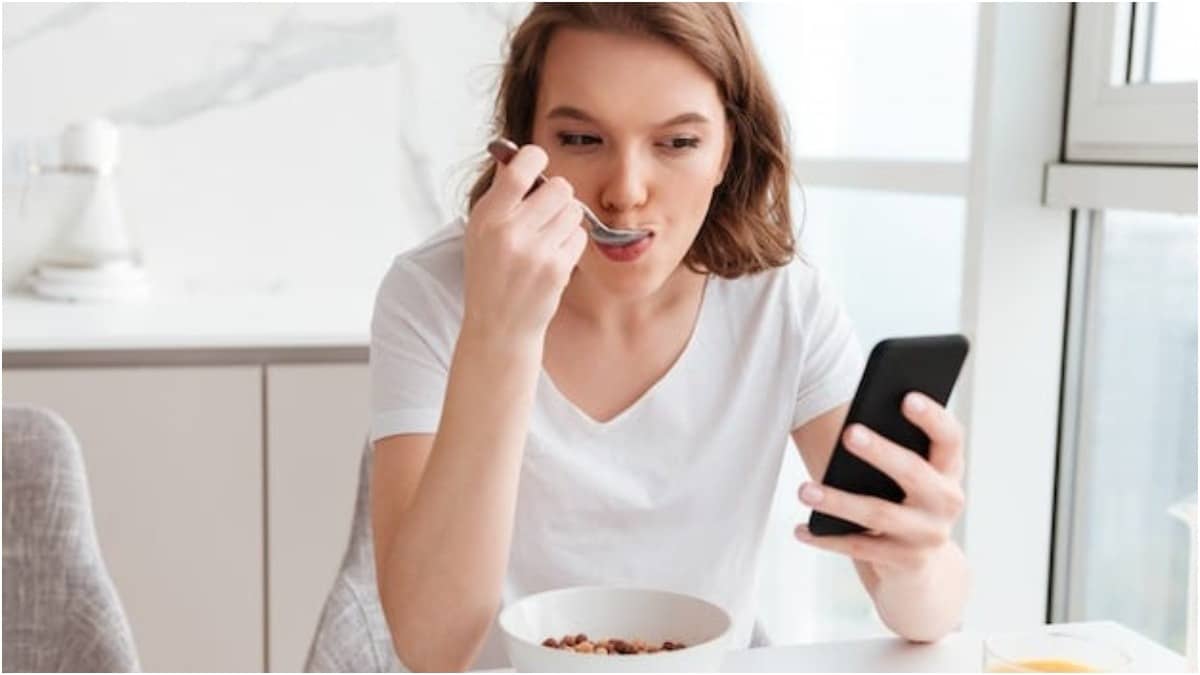 Excessive screentime can trigger eating disorders