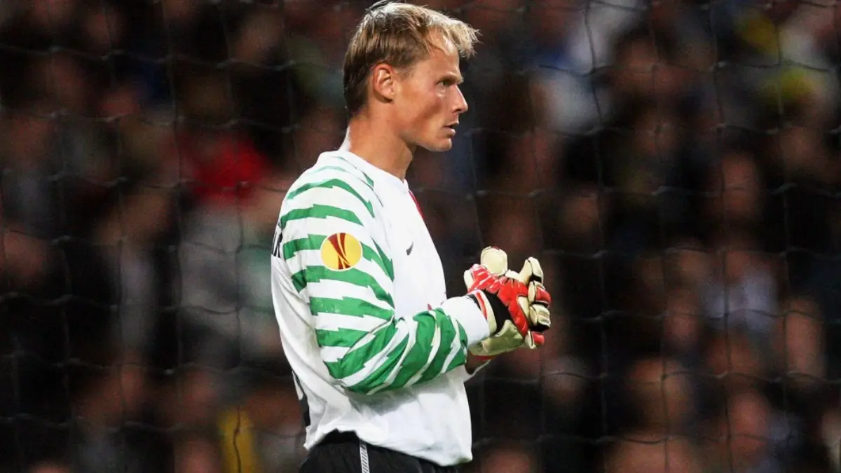 Former Arsenal And Juventus Goalkeeper Alex Manninger Dies After Car Reportedly Hit By A Train Former Arsenal goalkeeper Alex Manninger has reportedly died in a car accident