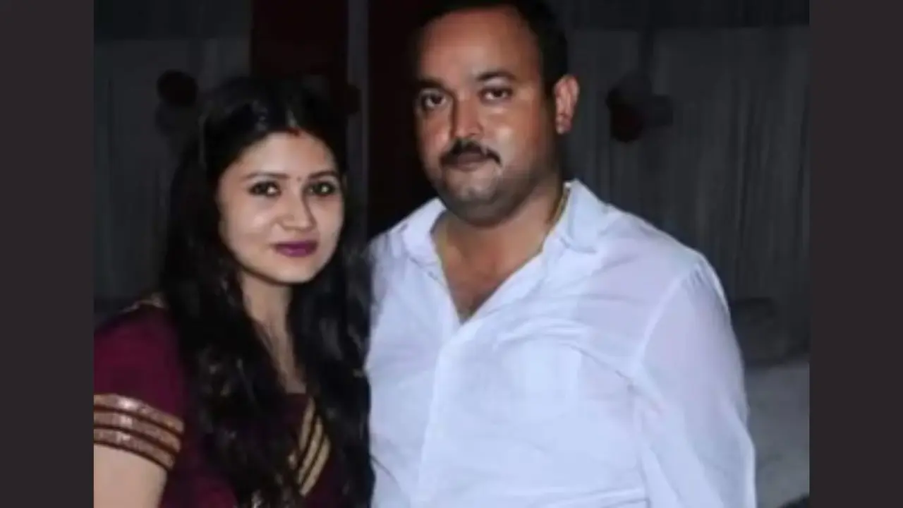 फॉर्च्यूनर से फार्महाउस पहुंचा, किसी को कॉल किया और मुंह में पिस्टल सटाकर मार ली गोली...गोरखपुर के बड़े कारोबारी ने की खुदकुशी; मची सनसनी Gorakhpur club owner son amrish srivastava shoots himself, dies farmhouse