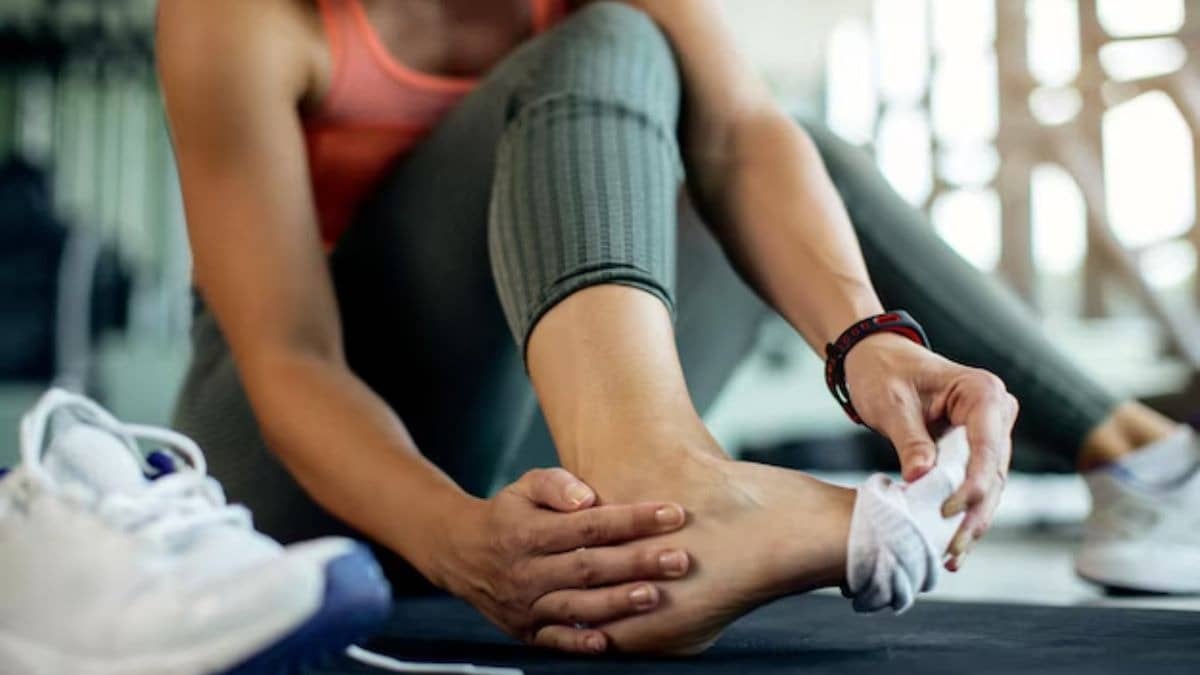 How to treat sprain at home?