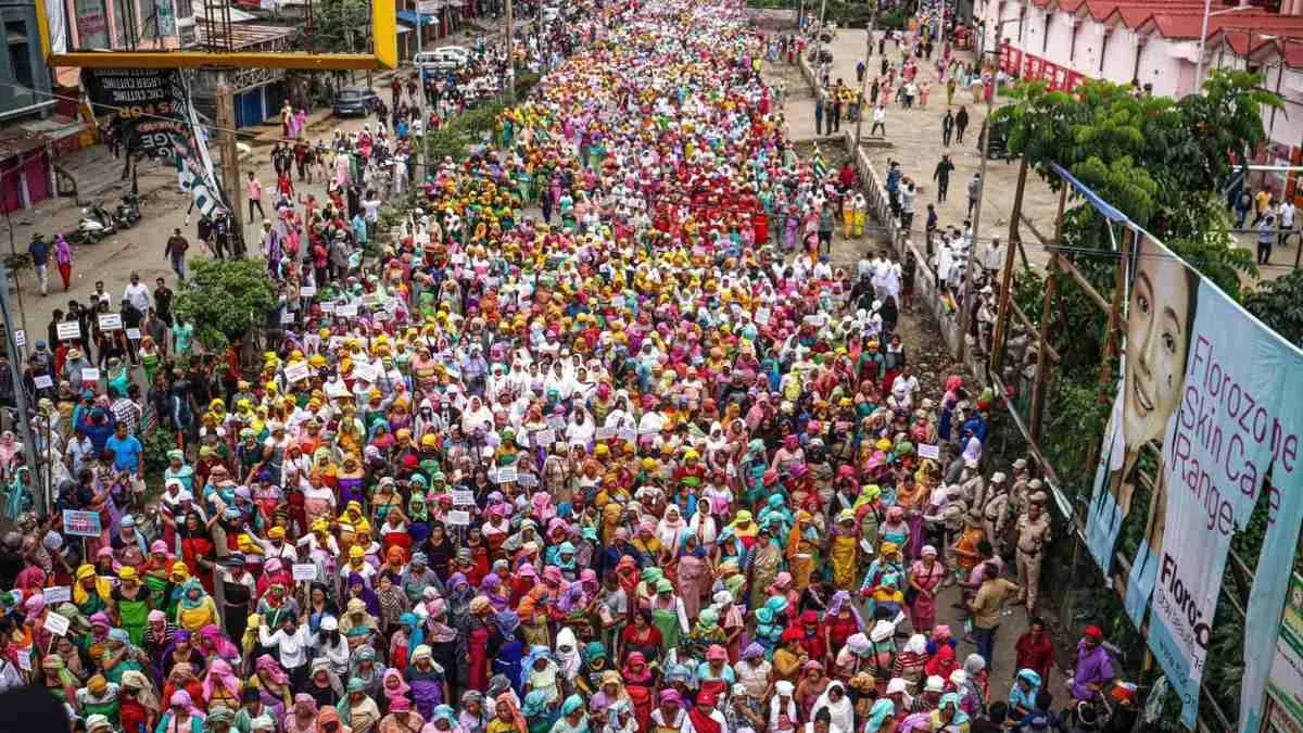 Protest Rally Turns Tense In Imphal; Tear Gas Fired, Internet Suspended In 5 Districts Protest Rally Turns Tense In Imphal; Tear Gas Fired, Internet Suspended In 5 Districts