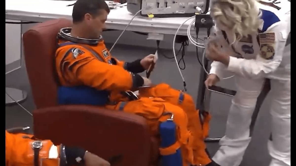 iPhones in Space? Here’s How NASA Is Letting Astronauts Use Them on Artemis II Mission
