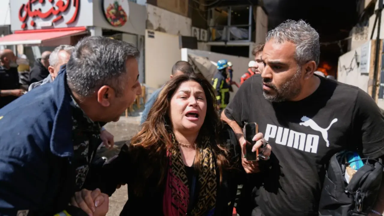 सीजफायर के 24 घंटे बाद ही बिगड़े हालात, इजरायल ने 10 मिनट में 100 हमले कर बेरूत को किया धुआं-धुआं... 182 लोगों की मौत से कांपा लेबनान Israel 100 air strike on iran lebanon Beirut in last 24 hours after ceasefire 182 people killed Hezbollah war