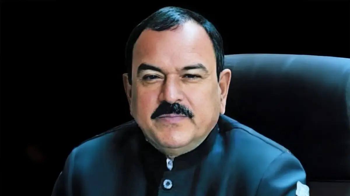 ‘Jhukti Hai Duniya, Jhukanewala Chahiye’: Fraudster Baba Kharat’s Statement to SIT ‘Jhukti Hai Duniya, Jhukanewala Chahiye’: Fraudster Baba Kharat’s Statement to SIT