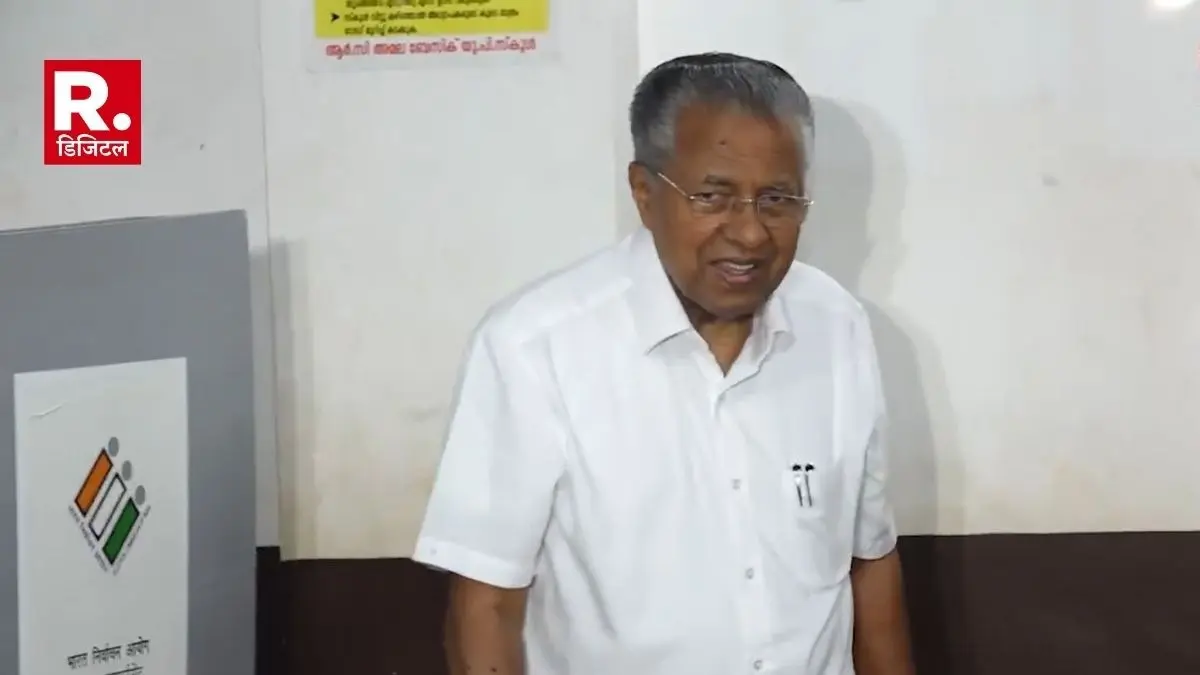 Kerala Elections: केरल में शांतिपूर्ण चल रहा मतदान, सीएम पिनाराई विजयन ने डाला अपना वोट Kerala Assembly Elections CM Pinarayi Vijayan casts his vote