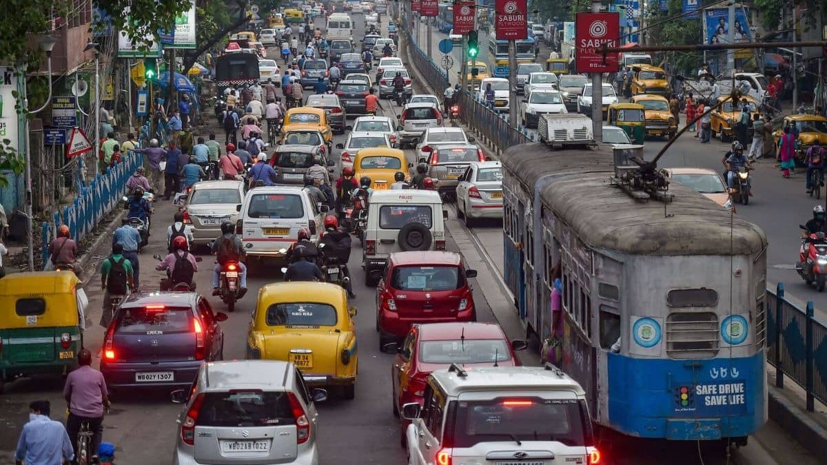Kolkata Traffic Alert for Bengal Polls 2026: Diversions, No-Entry Zones & Goods Vehicle Curbs On April 28, 29 And May 4