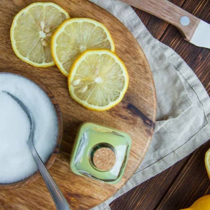 Lemon and sugar scrubs for summer