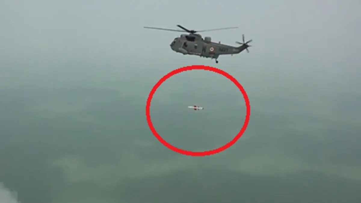 Made-in-India Naval Thrust: DRDO, Indian Navy Successfully Conduct First Salvo Launch Of Twin Anti-Ship Missiles From Helicopter Made-in-India Naval Thrust: DRDO, Indian Navy Successfully Conduct First Salvo Launch Of Twin Anti-Ship Missiles From Helicopter