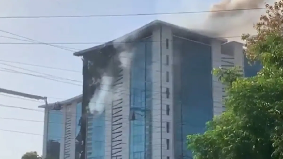 Major Fire Breaks Out At ISKCON Heights In Vadodara | Video Major Fire Breaks Out At ISKCON Heights In Vadodara | Video