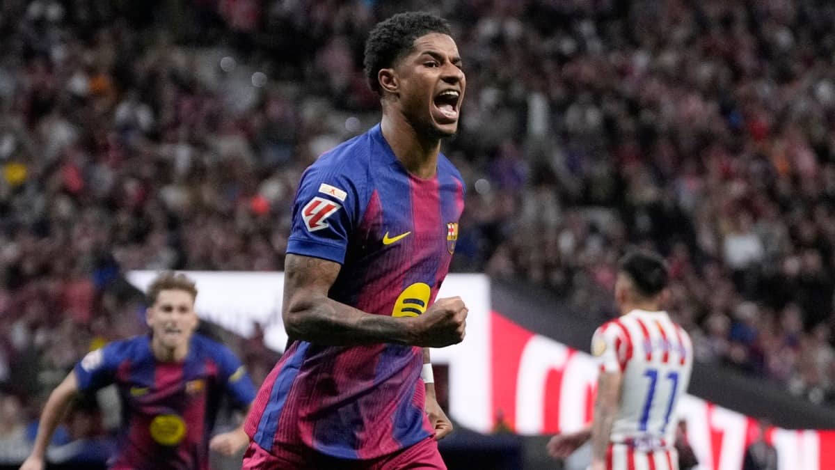Marcus Rashford in action for FC Barcelona