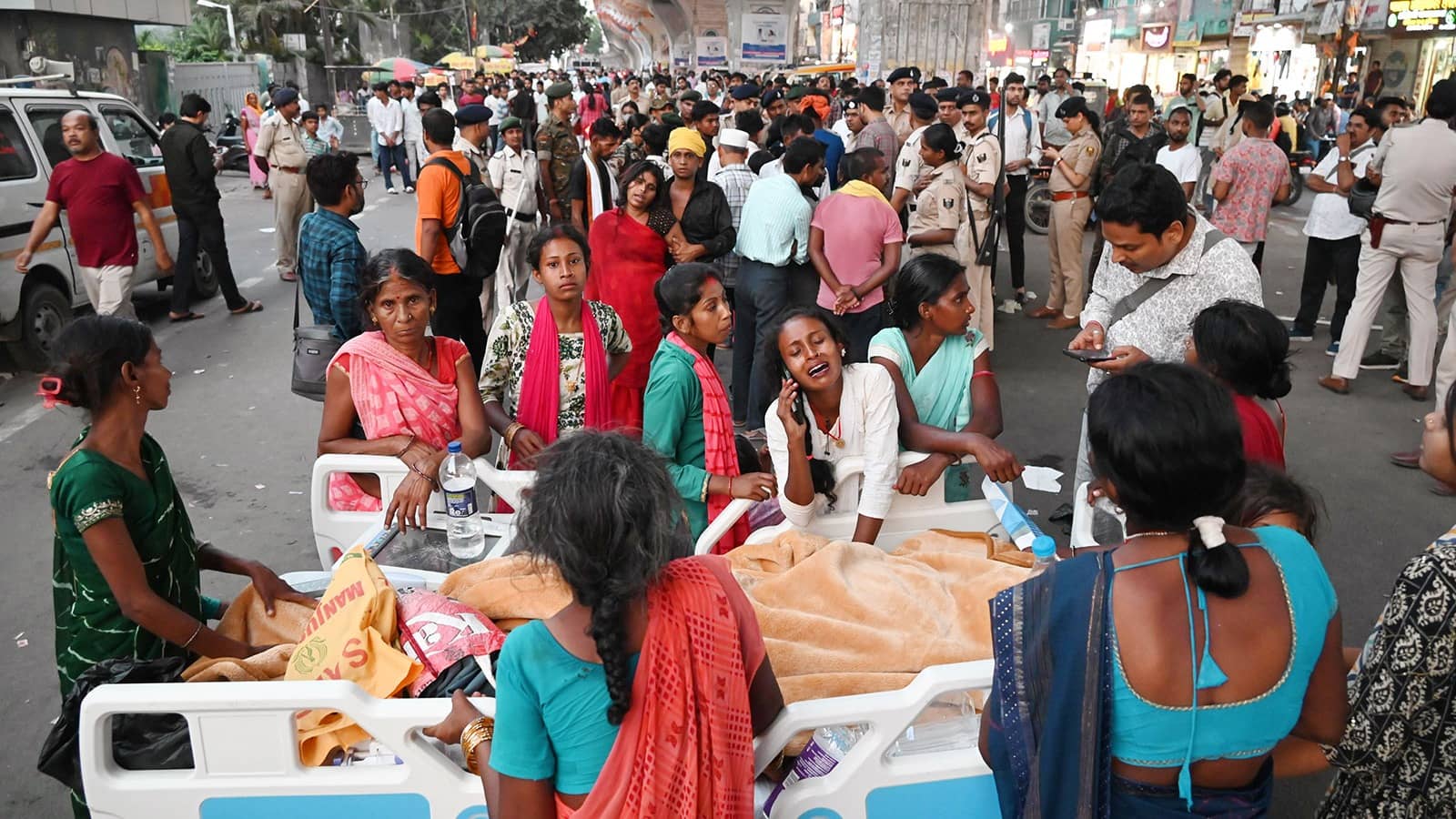 Massive Public Protest After 15-Year-Old’s Death at Patna’s Paras Hospital, Negligence and Kidney Removal Allegations Under Scanner