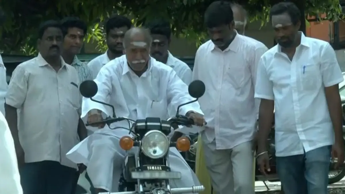 'More Than Numbers, Forming Government is Important to Me': Puducherry CM Rangaswamy Casts Vote; Makes Stylish Exit on Bike 'More Than Numbers, Forming Government is Important to Me': Puducherry CM Rangaswamy Casts Vote; Makes Stylish Exit on Bike