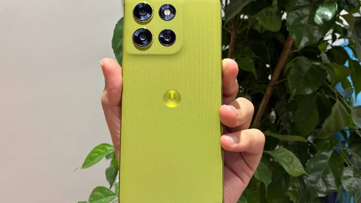 Moto G86 Power 5G: मोटोरोला के इस तगड़े स्मार्टफोन पर आया सुपर से ऊपर ऑफर, मिल रहा बस इतनी कीमत में