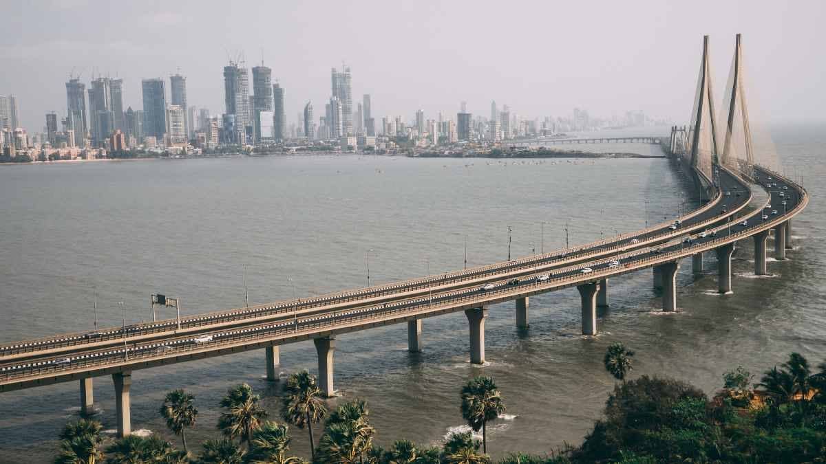 Bengaluru vs Mumbai: Which City Is Better? Man's Social Media Post Missing Home Sparks Debate