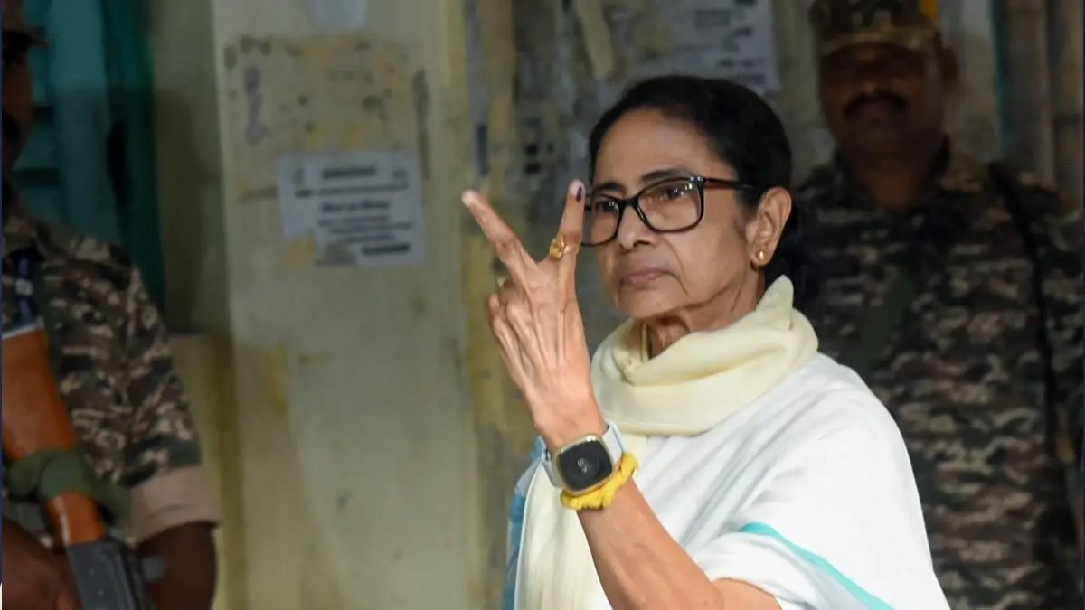 'Never Seen This Before': Mamata Banerjee Alleges Atrocities by Central Forces After Casting Vote in Bhabanipur 'Never Seen This Before': Mamata Banerjee Alleges Atrocities by Central Forces After Casting Vote in Bhabanipur