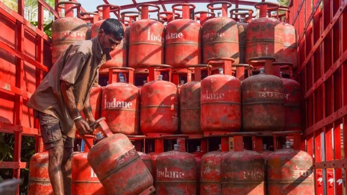 No Fuel Shortage, Govt Assures Amid Hormuz Blockade; Says 53.5 lakh LPG Cylinders Delivered In A Day
