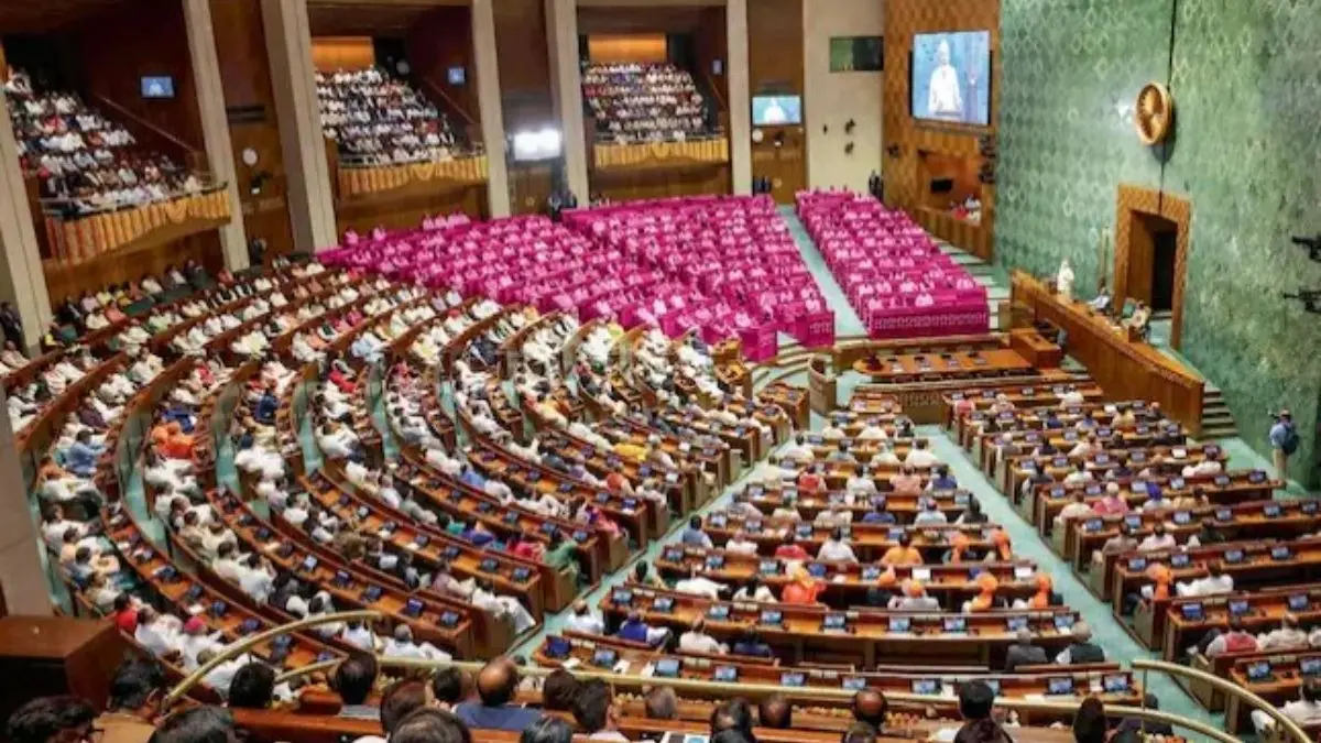 LS Secretariat Issues Strict Advisory to MPs Against Protests, Sloganeering, Placards Ahead of Monsoon Session LS Secretariat Issues Strict Advisory to MPs Against Protests, Sloganeering, Placards Ahead of Monsoon Session