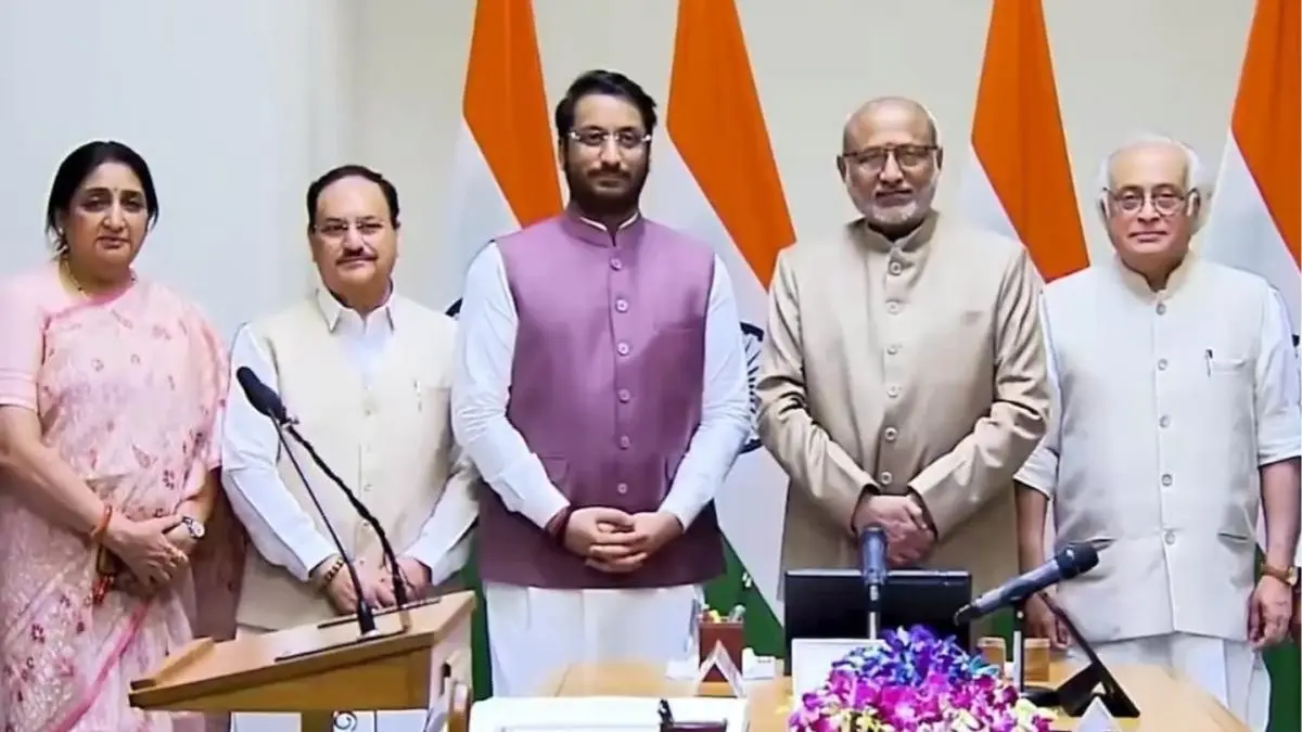 Parth Pawar Takes Rajya Sabha Oath; Sharad Pawar Pushes for Unopposed Baramati Bypoll Parth Pawar Takes Rajya Sabha Oath; Sharad Pawar Pushes for Unopposed Baramati Bypoll