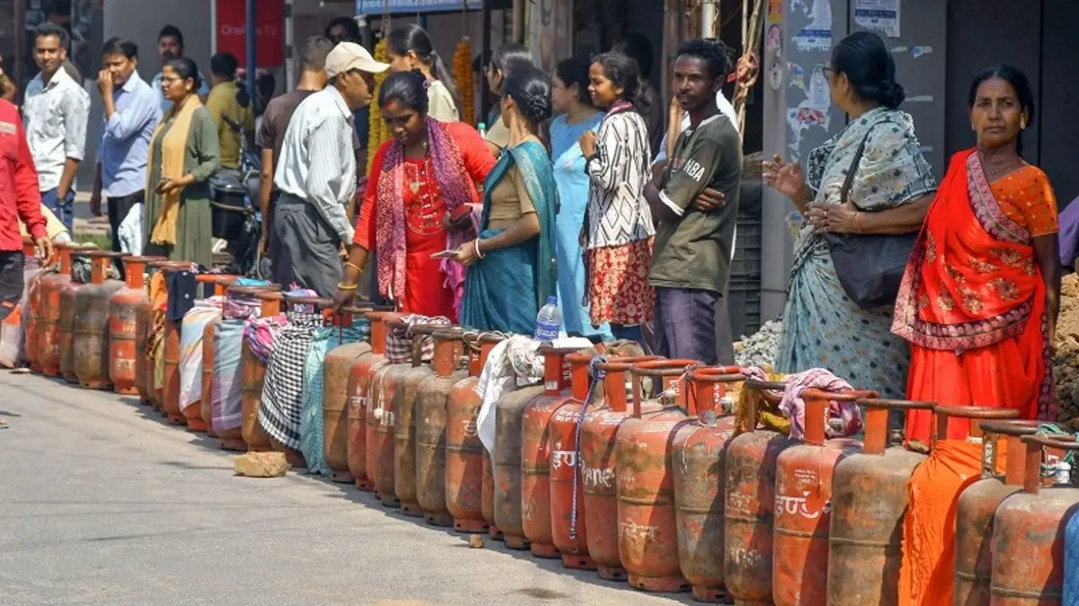 Petroleum Ministry To Double 5kg FTL Cylinder Supply For Migrant Labourers Petroleum Ministry To Double 5kg FTL Cylinder Supply For Migrant Labourers