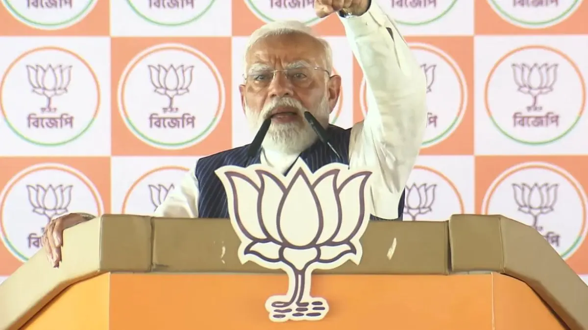 बेटियों के सपनों को कुचलने नहीं दूंगा...आरजी कर रेप पीड़िता की मां के इलाके में PM मोदी ने दी गारंटी, बोले- बहनों पर हर अत्याचार का हिसाब होगा PM Modi