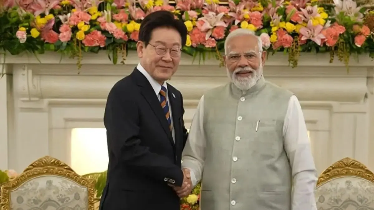 PM Modi Highlights Popularity of K-Pop & K-Drama in India After Meeting South Korean President Lee PM Modi Highlights Popularity of K-Pop & K-Drama in India After Meeting South Korean President Lee