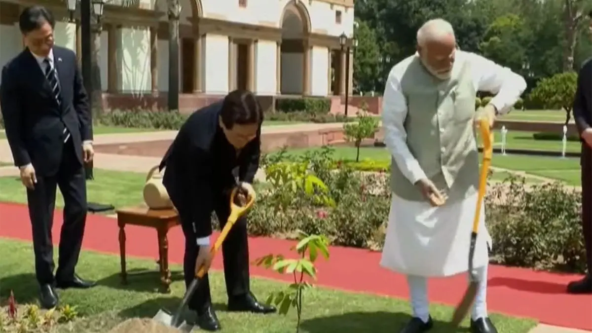 PM Modi Holds Bilateral Meeting With South Korean President Lee At Hyderabad House PM Modi Holds Bilateral Meeting With South Korean President Lee At Hyderabad House