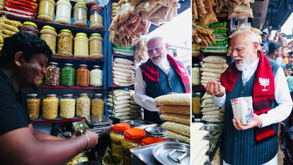 PM Modi Stops at a Jhal Muri Shop in Jhargram During Poll Campaign, Tries Bengal’s Beloved Street Snack With Locals