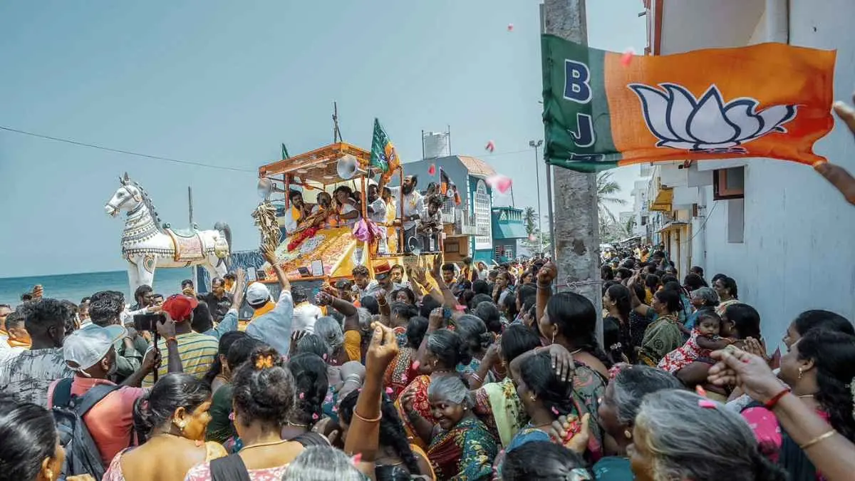 Puducherry Assembly Elections: BJP Releases Election Manifesto; Promises LPG Cylinders, 'Pink Autos', E-Scooters Puducherry Assembly Elections: BJP Releases Election Manifesto; Promises LPG Cylinders, 'Pink Autos', E-Scooters