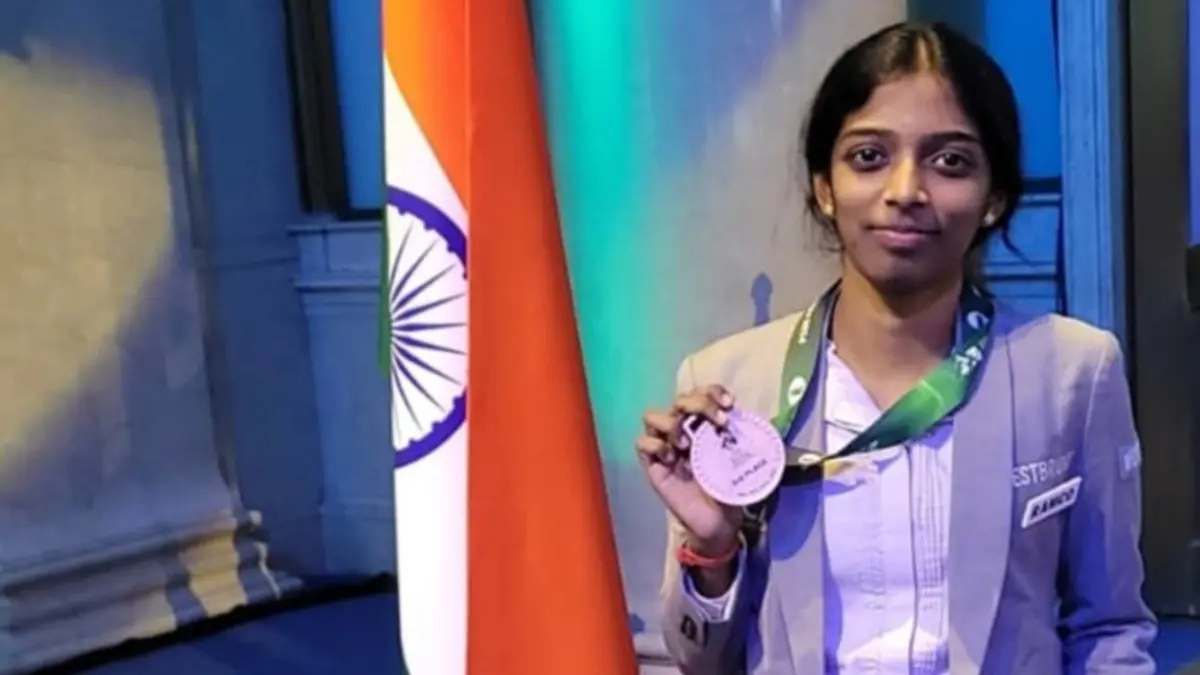 Vaishali Closes In On Women's FIDE Candidates Title, Sindarov Extends Lead In Open Section R Vaishali