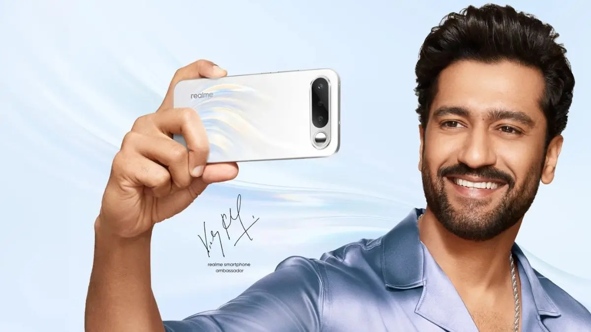 पहले सेल्फी मिरर वाले स्मार्टफोन Realme 16 5G की सेल हुई शुरू, यहां मिल रहा है छावा ऑफर realme 16 5g vicky kaushal